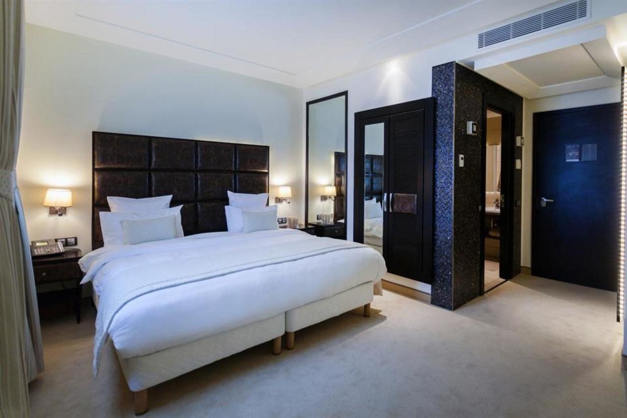 Business Hotel 4*